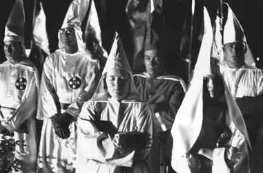 Le Ku Klux Klan - crédits : Harry Benson/ Hulton Archive/ Getty Images