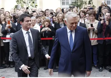 Manuel Valls et Jean-Marc Ayrault, le 1<sup>er</sup> avril 2014 - crédits : Thibault Camus/ AP/ SIPA