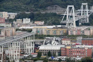 Effondrement du pont Morandi à Gênes, 2018 - crédits : Antonio Calanni/ AP/ SIPA