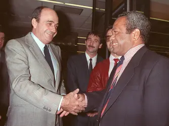 Accord sur la Nouvelle-Calédonie, 1988 - crédits : Georges Bendrihem/ AFP