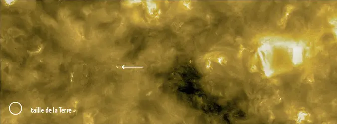 Extrait de la première image à haute résolution angulaire de la couronne solaire par la mission Solar Orbiter - crédits : Solar Orbiter/ EUI Team /ESA & NASA; CSL, IAS, MPS, PMOD/WRC, ROB, UCL/MSSL