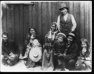 Indiens de la Fraser River - crédits : Hulton-Deutsch Collection/ Corbis/ Getty Images