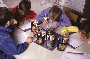 Apprentissage de l’écriture - crédits : Michel Garnier/ Gamma-Rapho/ Getty Images