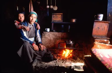 Famille sherpa - crédits : Paula Bronstein/ The Image Bank/ Getty Images