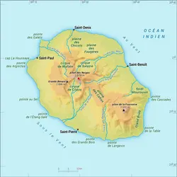 La Réunion [France] : carte physique - crédits : Encyclopædia Universalis France