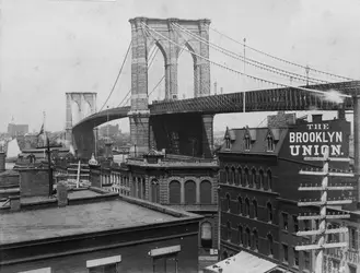 Pont de Brooklyn achevé - crédits : Hulton Archive/ Getty Images