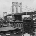 Pont de Brooklyn achevé - crédits : Hulton Archive/ Getty Images