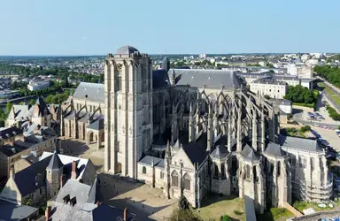 Le Mans : la cathédrale Saint-Julien - crédits : clemMtravel/ Shutterstock