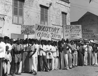 Manifestation anticoloniale - crédits : Hulton Archive/ Getty Images