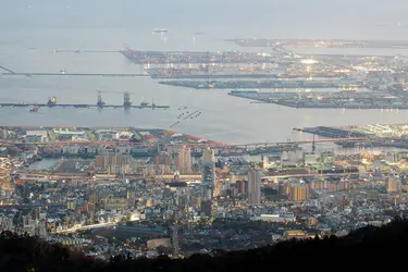 Port de Kobe, Japon - crédits : L. Keiows/ Shutterstock