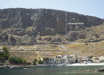 Escarpement calcaire en Grèce - crédits : Y. Klinger