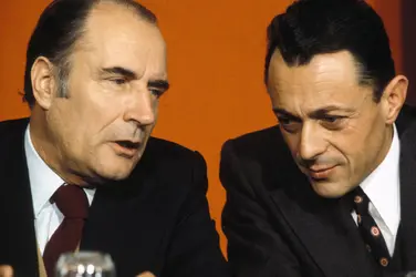 François Mitterrand et Michel Rocard, 1974 - crédits : Alain Mingam/ Gamma-Rapho/  Getty Images