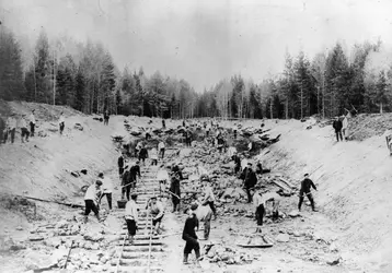 Construction du chemin de fer - crédits : Hulton Archive/ Getty Images