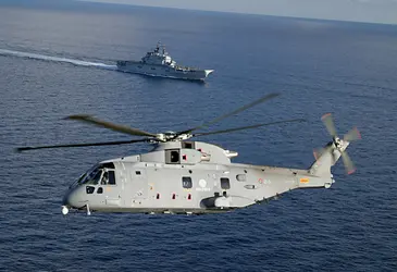 Hélicoptère EH-101 Merlin - crédits : AgustaWestland
