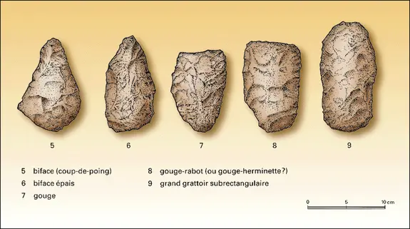 Outils de pierre taillée du site de Sand Hill : bifaces et gouges