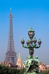 La tour Eiffel - crédits : Medioimages/ Photodisc/ Getty Images