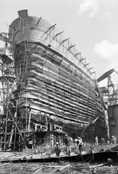 Chantier naval au Japon - crédits : Express/ Hulton Archive/ Getty Images