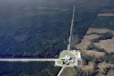 Implantation de l’interféromètre du projet LIGO à Livingston - crédits : LIGO