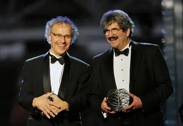 Lauréats du prix Nobel de physiologie ou médecine 2024 - crédits : Steve Jennings/ Getty Images/ AFP