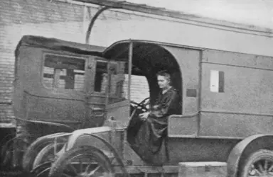 Marie Curie pendant la Grande Guerre - crédits : Universal History Archive/ Getty Images