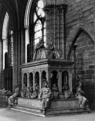 Tombeau de Louis XII, basilique de Saint-Denis - crédits : Hulton Archive/ Hulton Royals Collection/ Getty Images