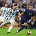 Lionel Messi et Kylian Mbappé - crédits : Stefan Matzke - sampics/ Corbis/ Getty Images