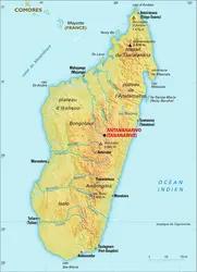 Madagascar : carte physique - crédits : Encyclopædia Universalis France