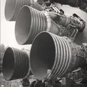 Wernher von Braun et les moteurs F1 de Saturn V - crédits : NASA Marshall Space Flight Center