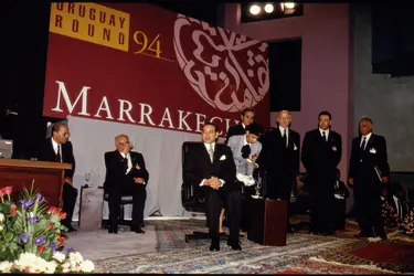 Signature des derniers accords du GATT (General Agreement on Tariffs and Trade) à Marrakech - crédits : Jacques Langevin/ Sygma/ Getty Images