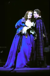 Joan Sutherland et Alfredo Kraus dans <it>Lucia di Lammermoor</it> - crédits : Johan Elbers/ The LIFE Images Collection/ Getty Images