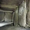 Intérieur du dolmen de Gavrinis, Morbihan - crédits : Erich Lessing/ AKG-images