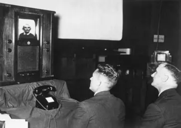 Télévision, 1935 - crédits : AKG-images