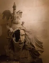 Dégradation d’une statue du musée de l’Arc de triomphe lors d’une manifestation des « gilets jaunes », 2018 - crédits : Sathiri Kelpa/ SOPA Images/ LightRocket/ Getty Images