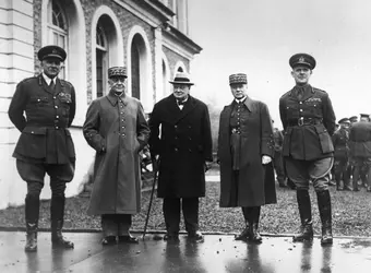 Churchill, Ironside, Georges, Gamelin et Gort - crédits : Keystone/ Hulton Archive/ Getty Images