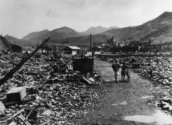 Nagasaki rasée - crédits : Hulton Archive/ Getty Images