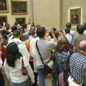 Salle de <it>La</it> <it>Joconde </it>au musée du Louvre - crédits : M. Rosan/ Age Fotostock