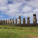 Statues de l'ile de Pâques - crédits : Lola L. Falantes/ Moment/ Getty Images