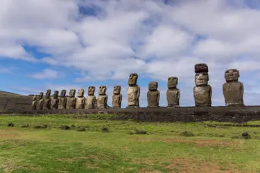 Statues de l'ile de Pâques - crédits : Lola L. Falantes/ Moment/ Getty Images