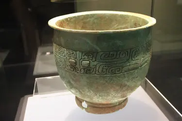 Vase en bronze, civilisation d’Erligang - crédits : www.WorldHistoryPics.com/ Gary Lee Todd, Ph.D.