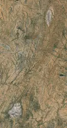 Madagascar : photo satellitaire des grands cisaillements du sud
 - crédits : Images NOAA, US Navy, NGA, GEBCO Landsat/ Google Earth, 2014