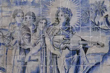 Azulejos représentant <it>Apollon et les Muses</it> - crédits : H. Champollion/ AKG-images
