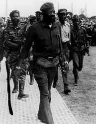 Jonas Savimbi, 1976 - crédits : Fred Bridgland/ Getty Images