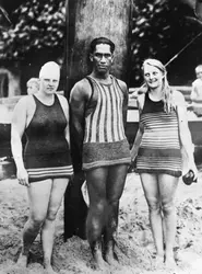 « Duke » Kahanamoku - crédits : Hulton Archive/ Getty Images