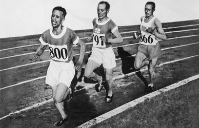 Ville Ritola, Paavo Nurmi et Edvin Wide - crédits : Hulton Archive/ Getty Images