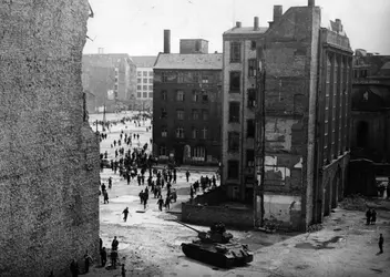 Soulèvement ouvrier à Berlin-Est (juin 1953) - crédits : Keystone/ Hulton Archive/ Getty Images