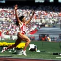 Florence Griffith-Joyner, gagnante du 100 mètres aux Jeux de Séoul, 1988 - crédits : Allsport UK / Allsport/ Getty Images