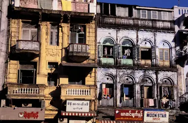 Façades d'immeubles, Rangoun - crédits : Frank Guiziou/ hemis.fr