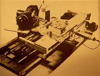 Imagerie médicale : le premier dispositif scannographique - crédits : Collection Guy Pallardy
