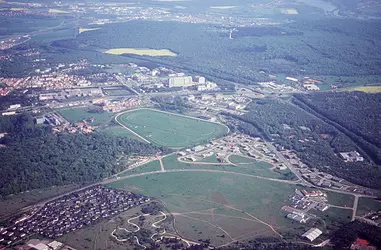 Nancy : le pôle du tertiaire supérieur de Brabois - crédits : Collection R. Berton-A. Humbert