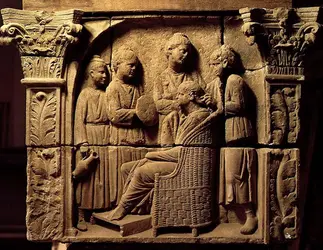 Le Coiffeur, bas-relief romain - crédits :  Bridgeman Images 